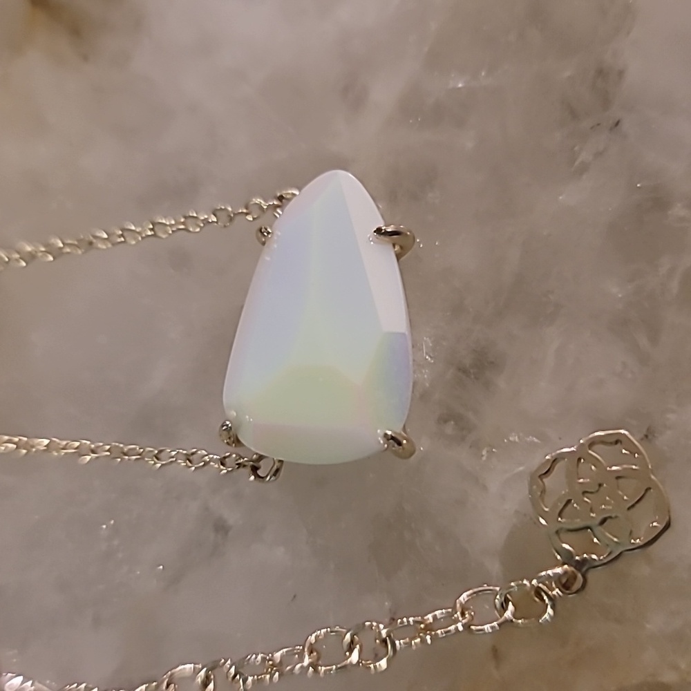 Beautiful Kendra Scott Necklace - Picture 2 of 6